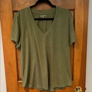 NWT LOFT Everyday V-Neck Tee
